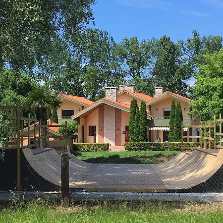 Somo Surfskate Hostel Castañedo Kültér fotó