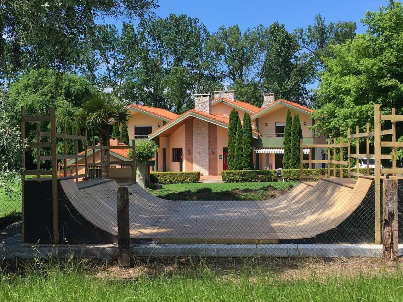 Somo Surfskate Hostel Castañedo Kültér fotó